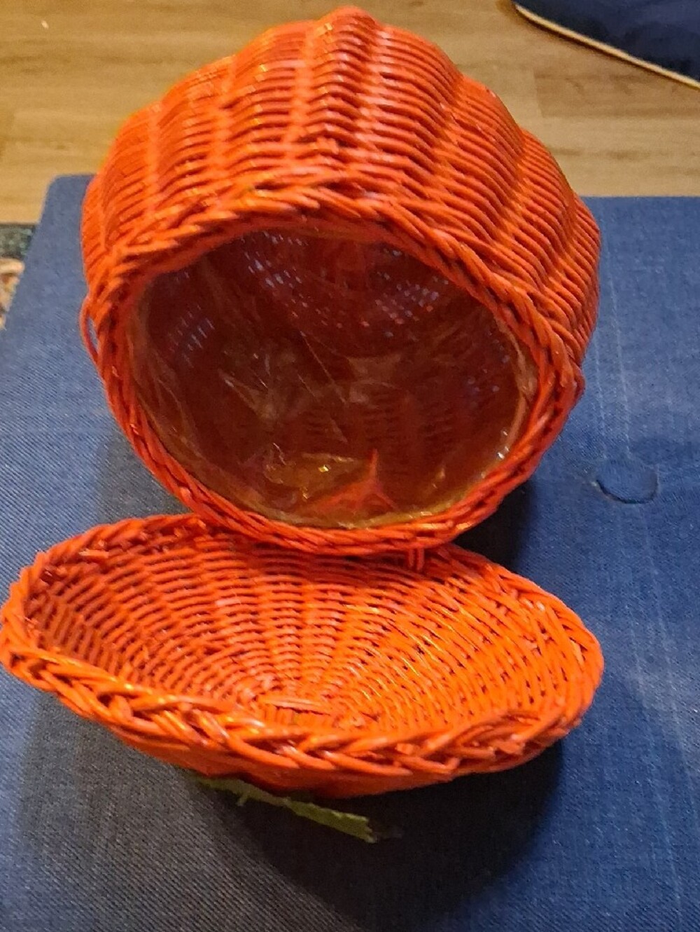 Vintage Orange Wicker Apple Basket with Green Leaves - Picture 4 of 4